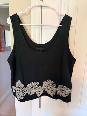 Banana Republic Black Crop Tank with Off-White Leaf Embroidery-NEVER WORN
